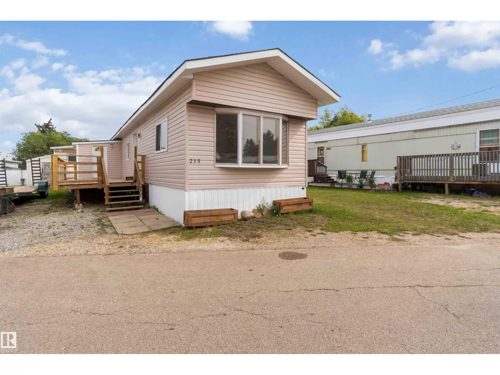 Manufactured Home for rent: 215 305 Calahoo Rd, Spruce Grove, Alberta T7X 3L1