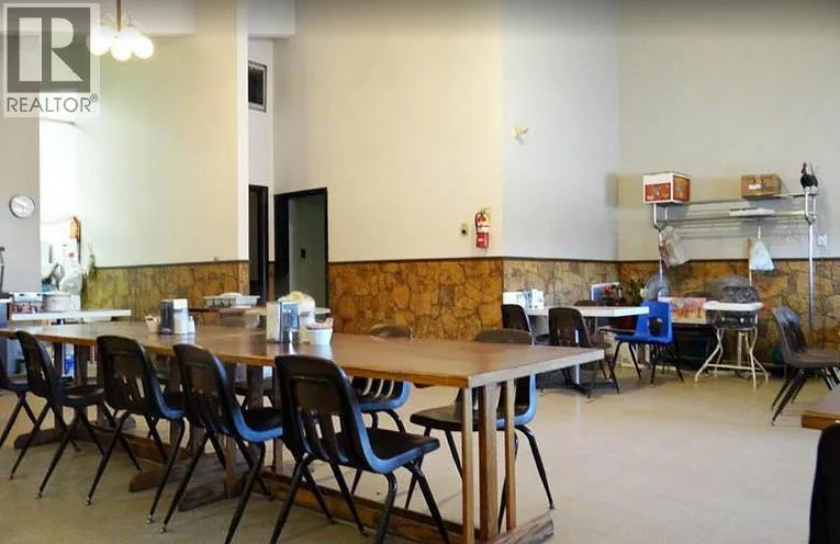 Retail for rent: 215 4 Avenue, Warner, Alberta T0K 2L0