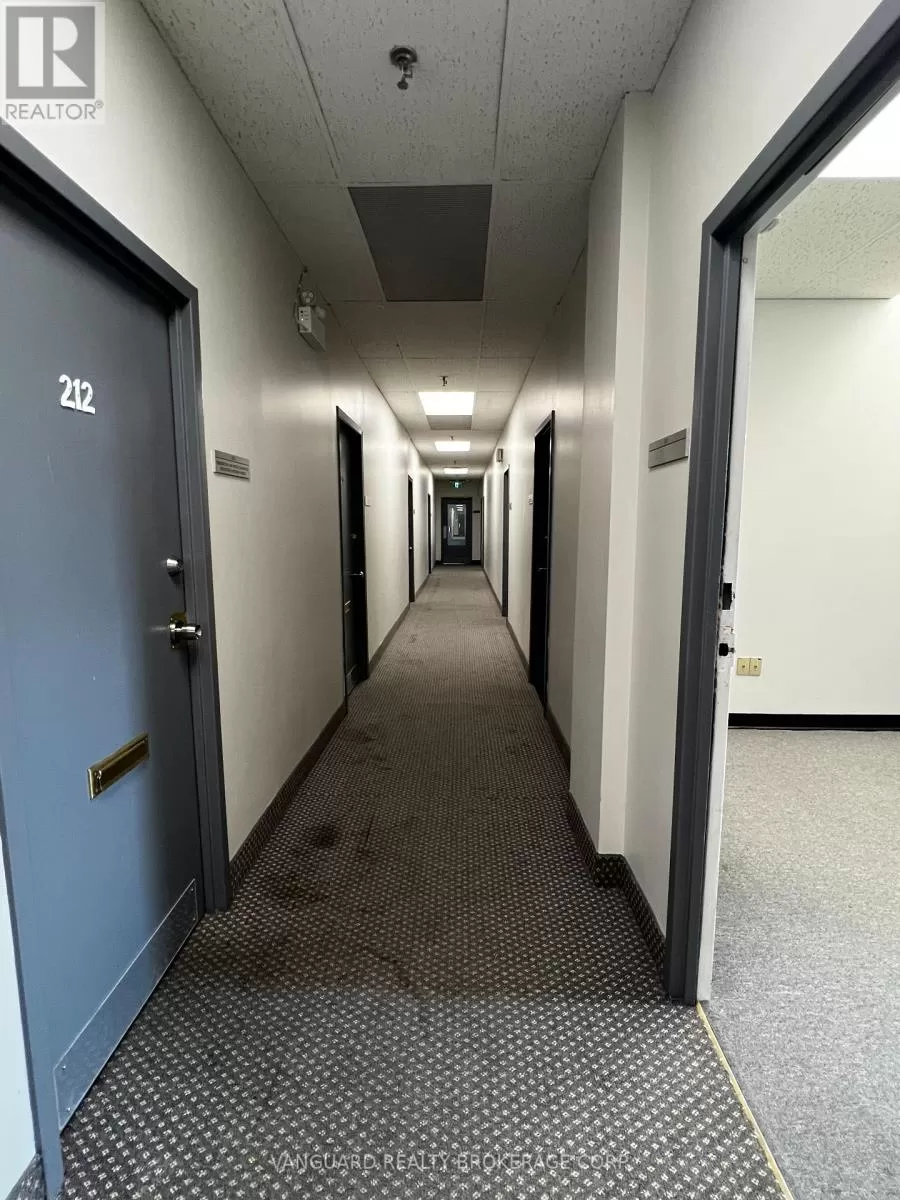 Offices for rent: 215 - 61 Alness Street, Toronto, Ontario M3J 2H2