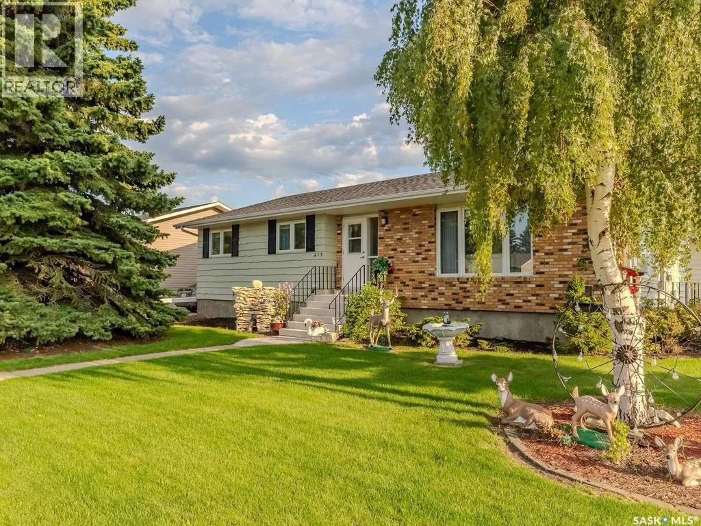 House for rent: 215 7th Street S, Wakaw, Saskatchewan S0K 4P0