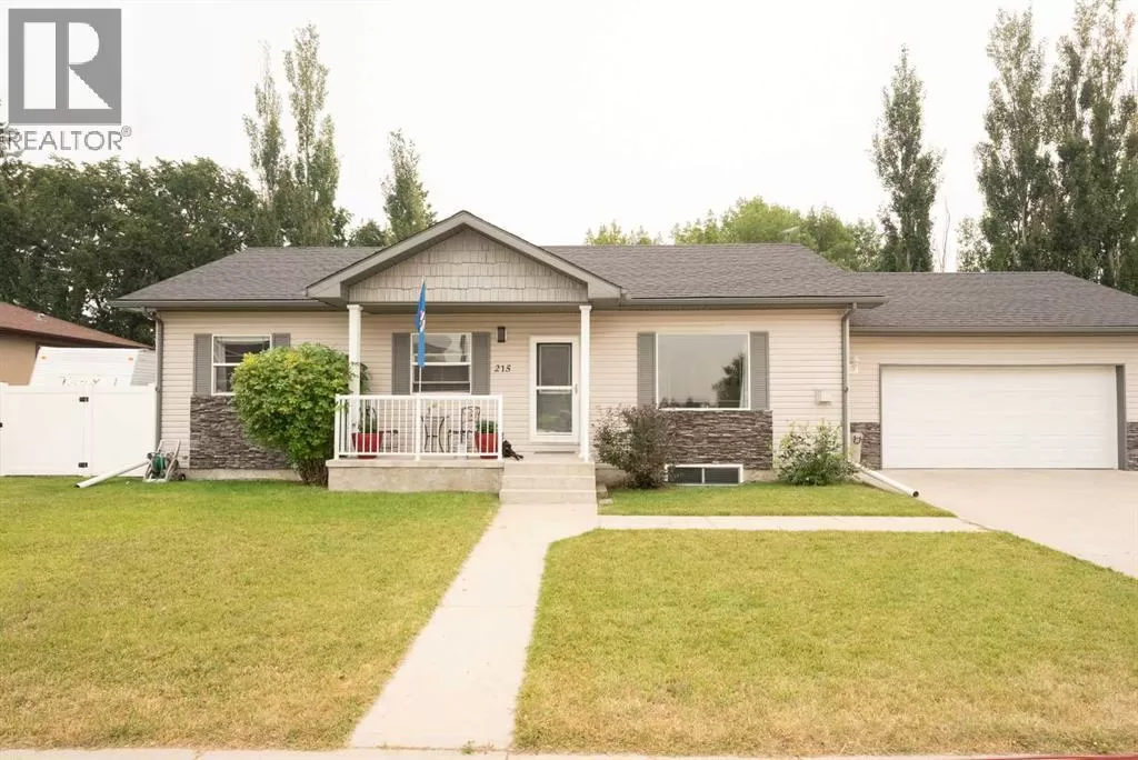 House for rent: 215 Allen Crescent, Vulcan, Alberta T0L 2B0