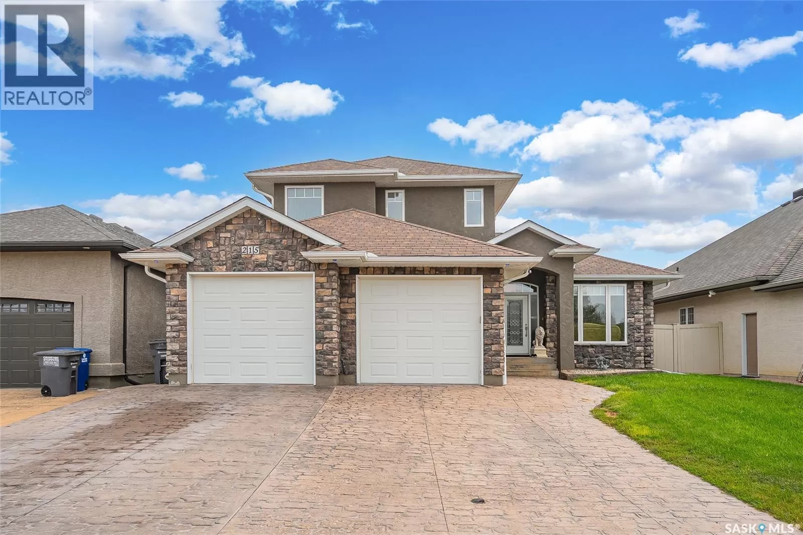 House for rent: 215 Beechwood Crescent, Saskatoon, Saskatchewan S7V 1K6