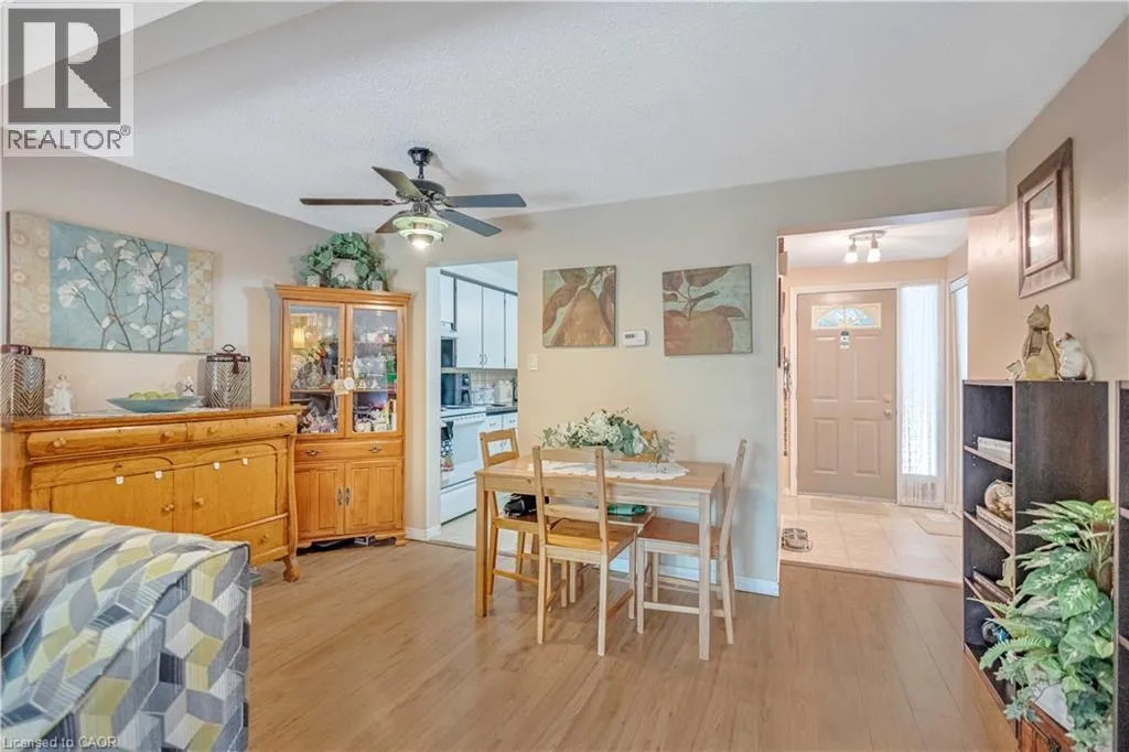 Row / Townhouse for rent: 215 Glamis Road Unit# 40, Cambridge, Ontario N1R 6O8