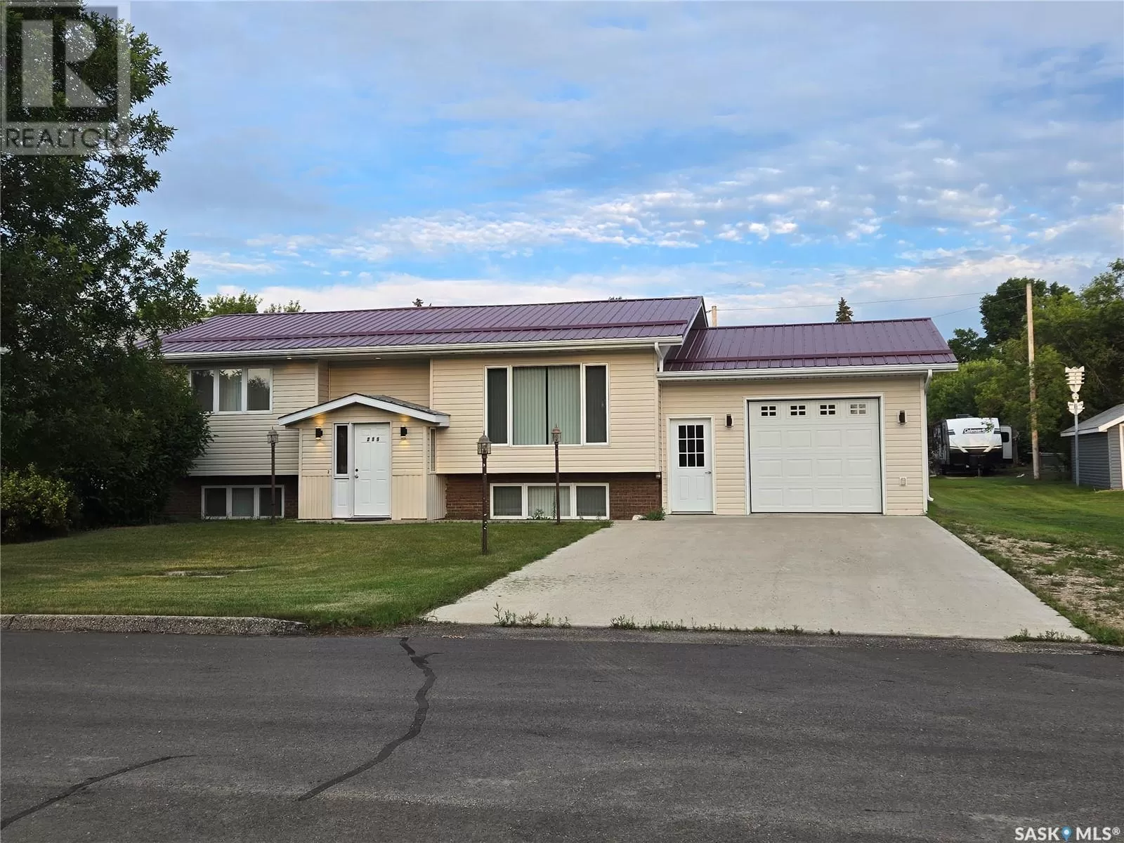 House for rent: 215 Heward Street, Stoughton, Saskatchewan S0G 4T0