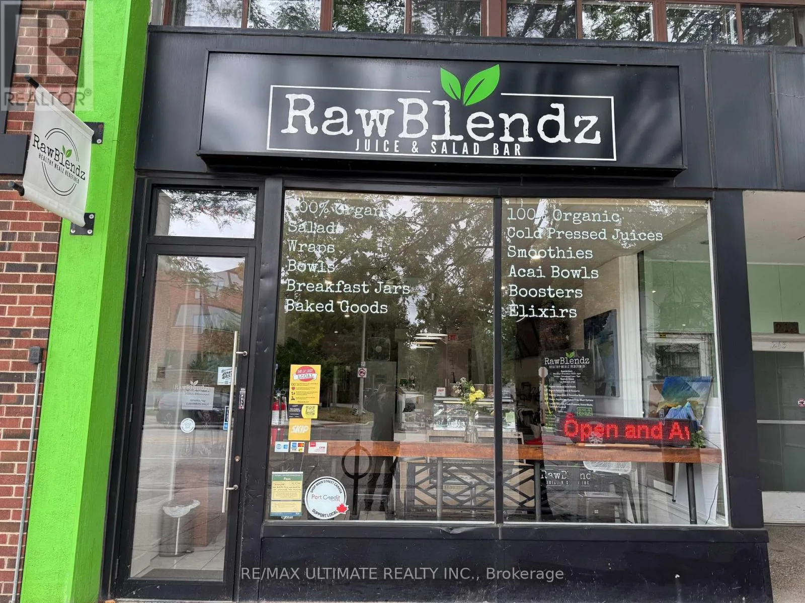 215 Lakeshore Road E, Mississauga, Ontario L5G 1G5