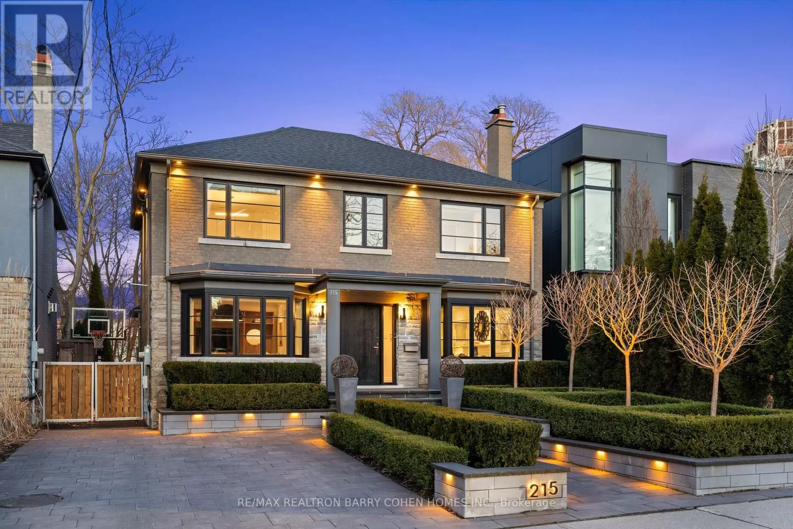 House for rent: 215 Lonsmount Drive, Toronto, Ontario M5P 2Y6