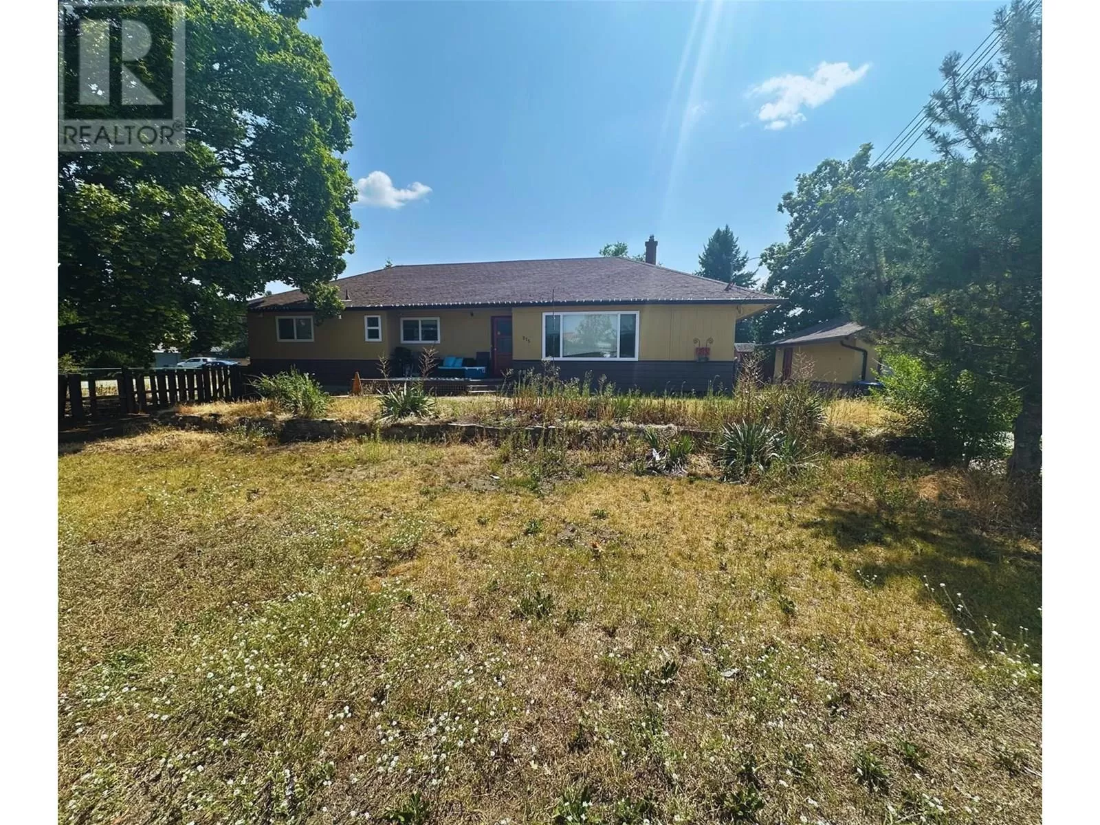 House for rent: 215 Mugford Road, Kelowna, British Columbia V1X 2E4