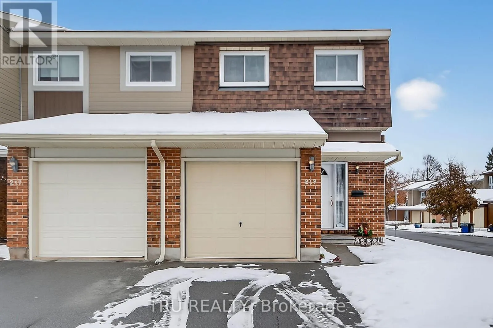 Row / Townhouse for rent: 215 Temby Private, Ottawa, Ontario K1T 2W1