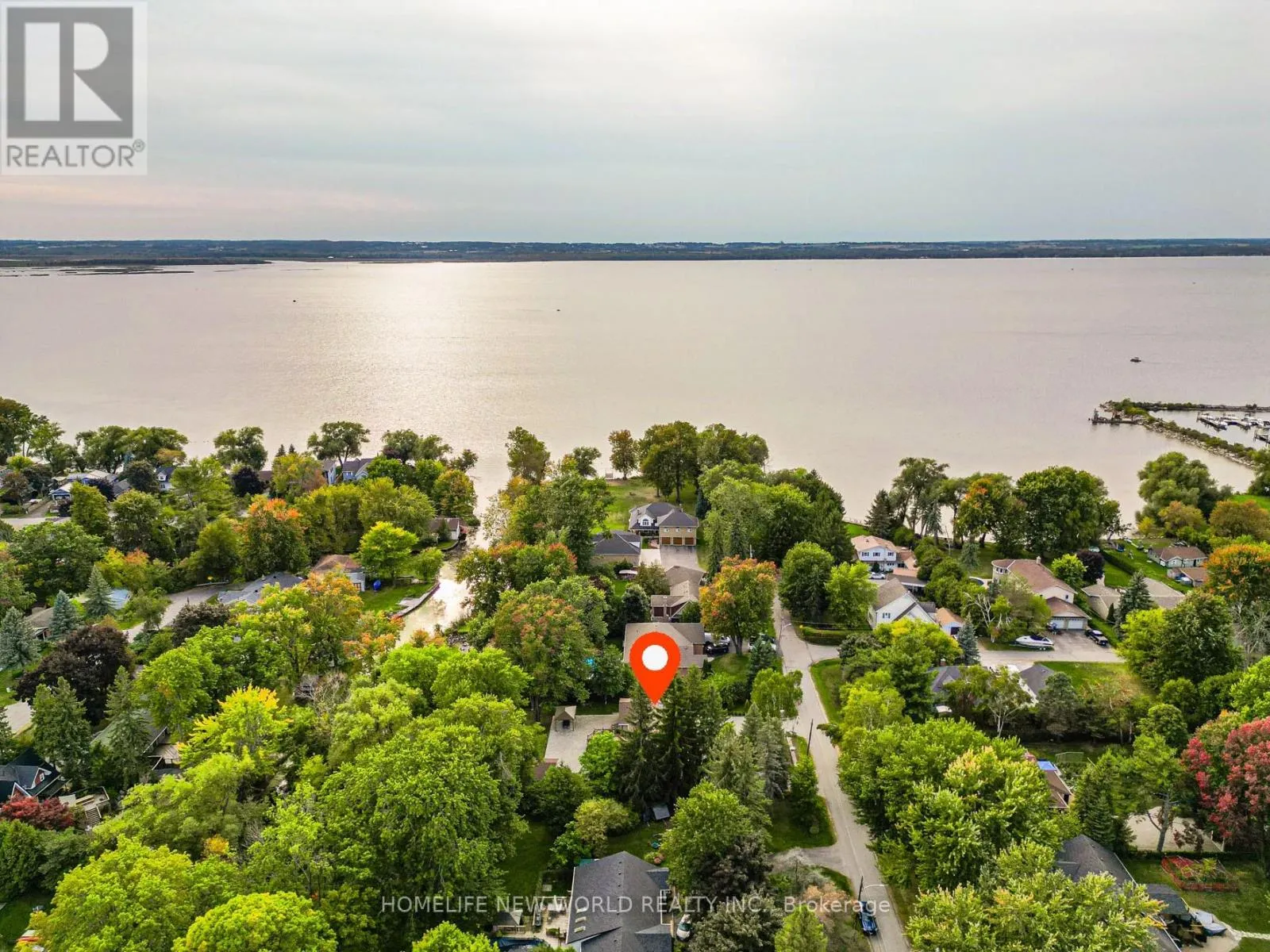 House for rent: 215 Willow Drive, Georgina, Ontario L4P 2R9