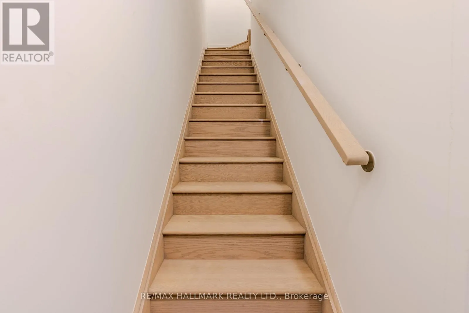 Row / Townhouse for rent: 216 - 1085 Douglas Mccurdy Common, Mississauga, Ontario L5G 4B1