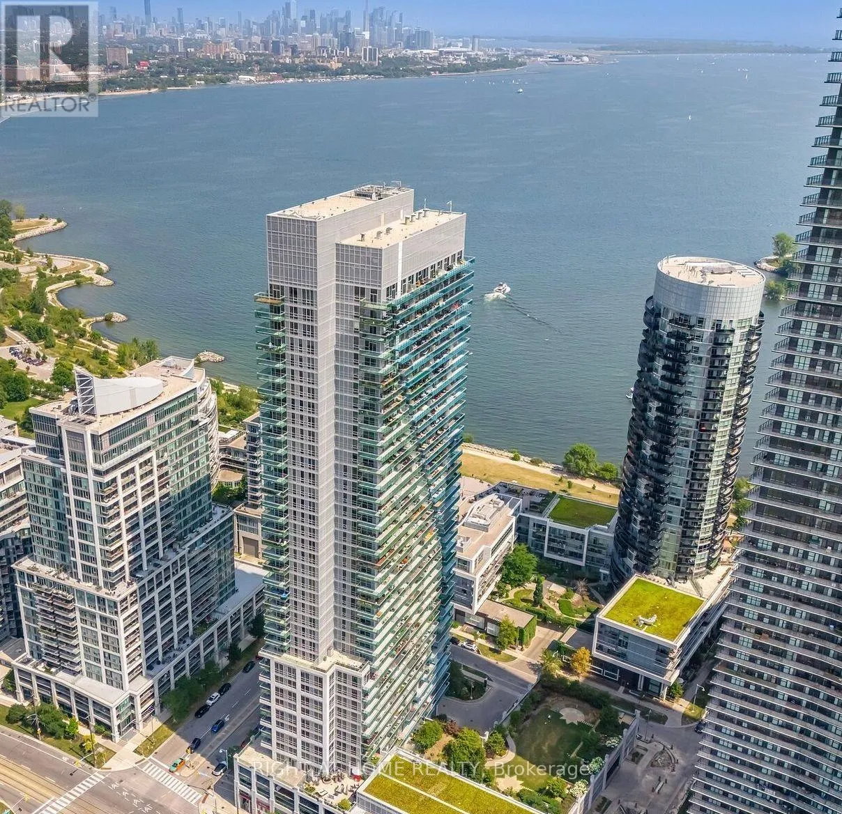 Apartment for rent: 216 - 16 Brookers Lane, Toronto, Ontario M8V 0A5