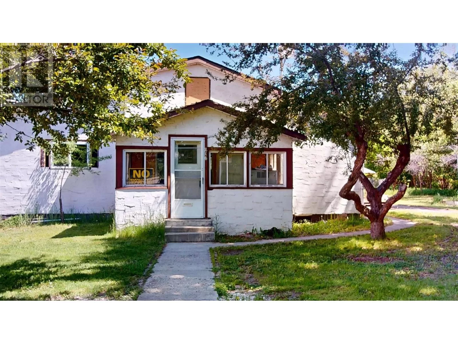 House for rent: 216 17th Avenue N, Cranbrook, British Columbia V1C 3X1