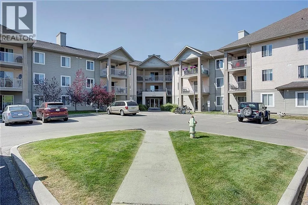 Apartment for rent: 216, 2000 Citadel Meadow Point Nw, Calgary, Alberta t3g 5n5