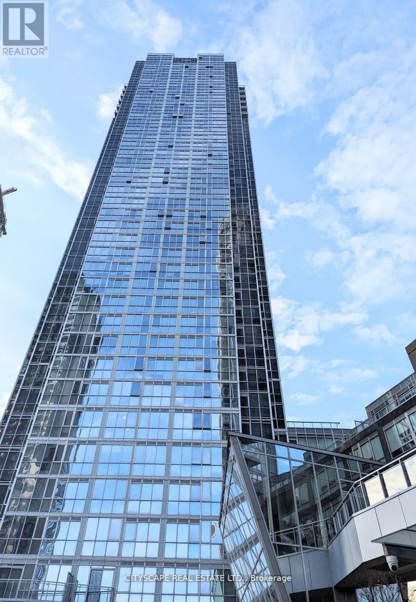 Apartment for rent: 216 - 2916 Highway 7 E, Vaughan, Ontario L4K 0K6