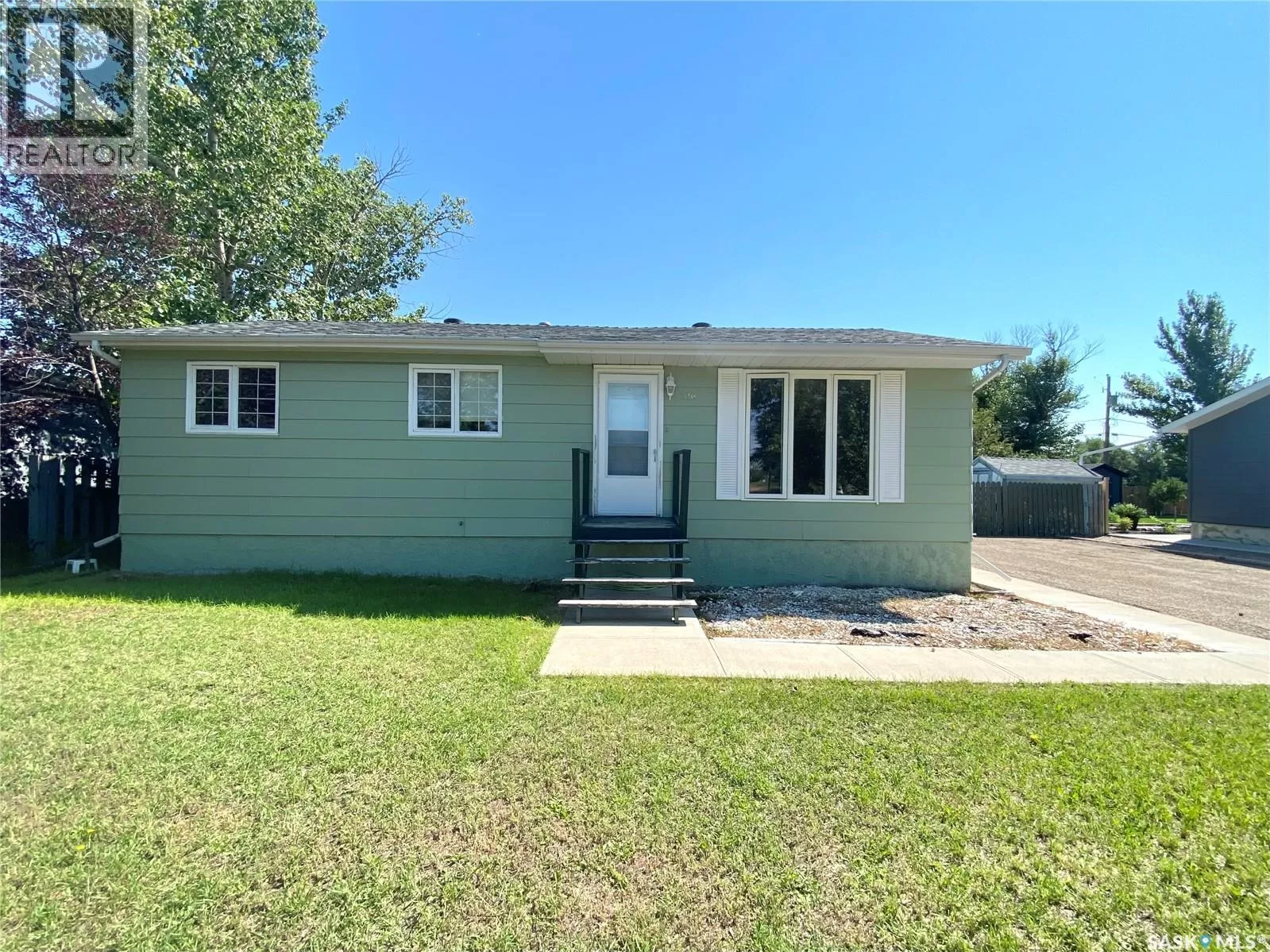 House for rent: 216 3rd Street E, Frontier, Saskatchewan S0N 0W0