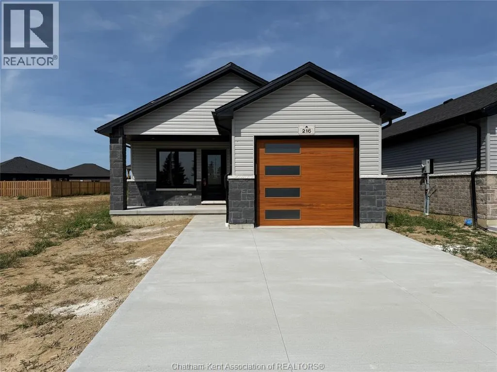 House for rent: 216 Ironwood Trail, Chatham, Ontario N7M 0T3