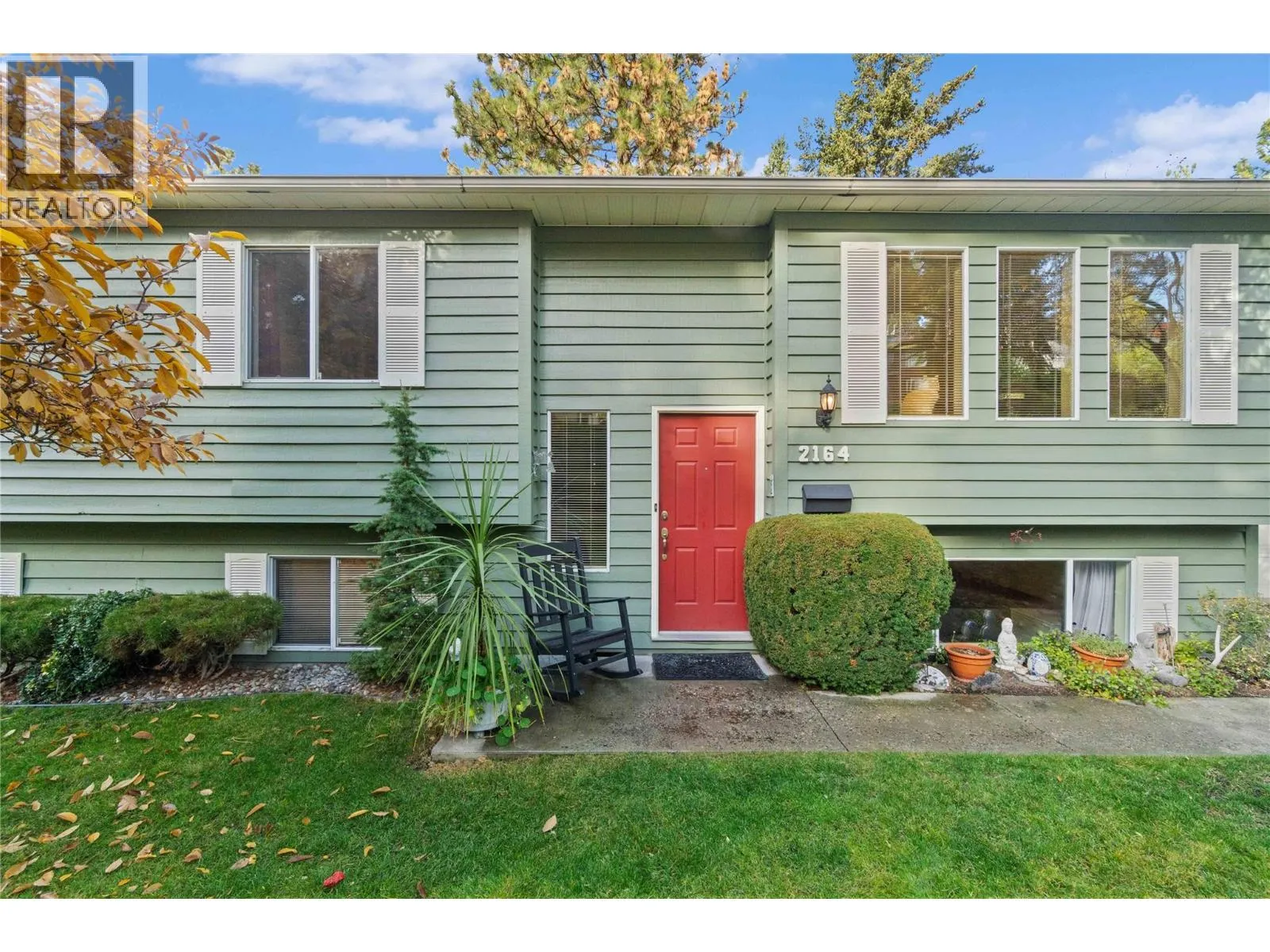 House for rent: 2164 Tomat Avenue, West Kelowna, British Columbia V1Z 3C5