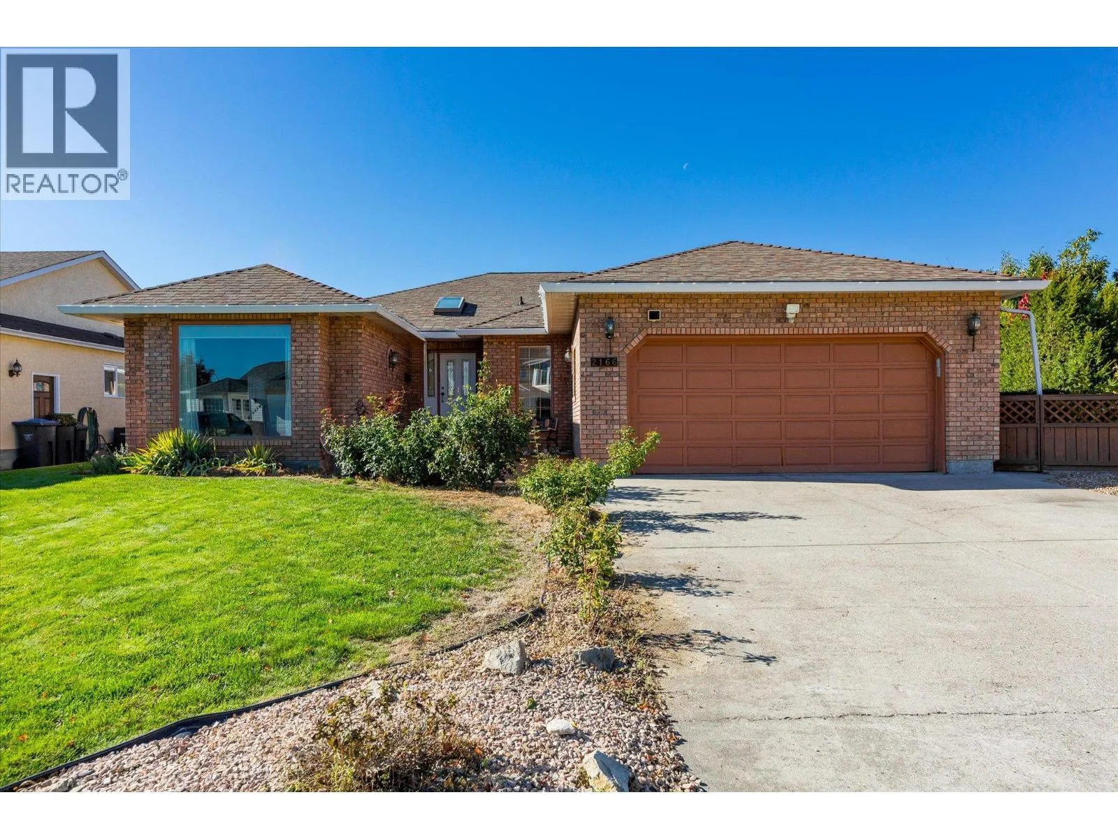 House for rent: 2166 Kaslo Court, Kelowna, British Columbia V1Y 8C1