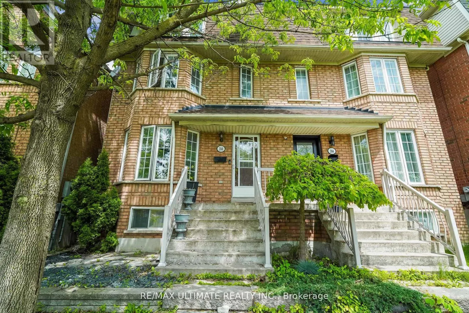 House for rent: 2168 St. Clair Avenue W, Toronto, Ontario M6N 5C1