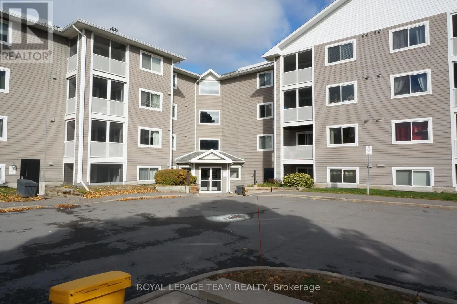 Apartment for rent: 217 - 316 Lorry Greenberg Drive, Ottawa, Ontario K1T 2P4