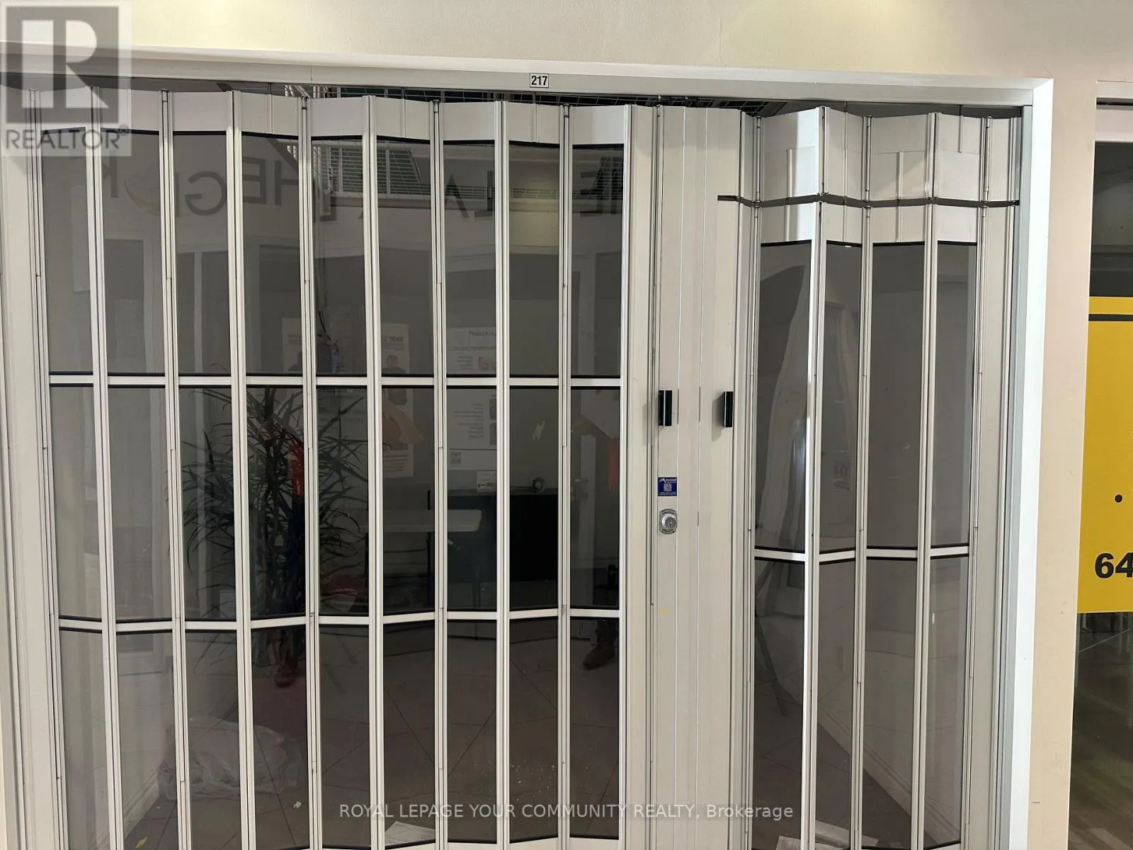 Retail for rent: 217 - 7181 Yonge Street, Markham, Ontario L3T 0C7