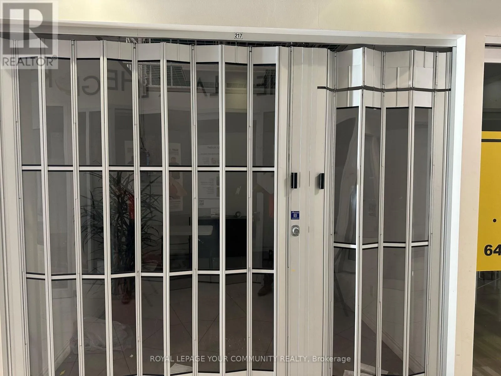 Retail for rent: 217 - 7181 Yonge Street, Markham, Ontario L3T 0C7