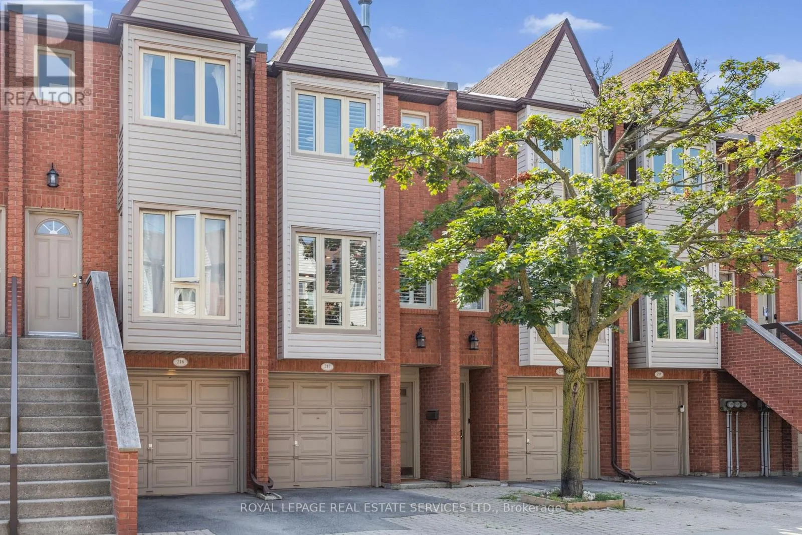 Row / Townhouse for rent: 217 - 895 Maple Avenue, Burlington, Ontario L7S 2H7