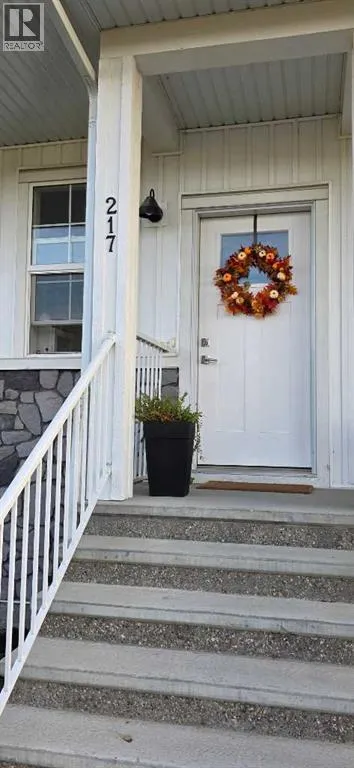 Row / Townhouse for rent: 217 Dawson Way, Chestermere, Alberta T1X 2R7