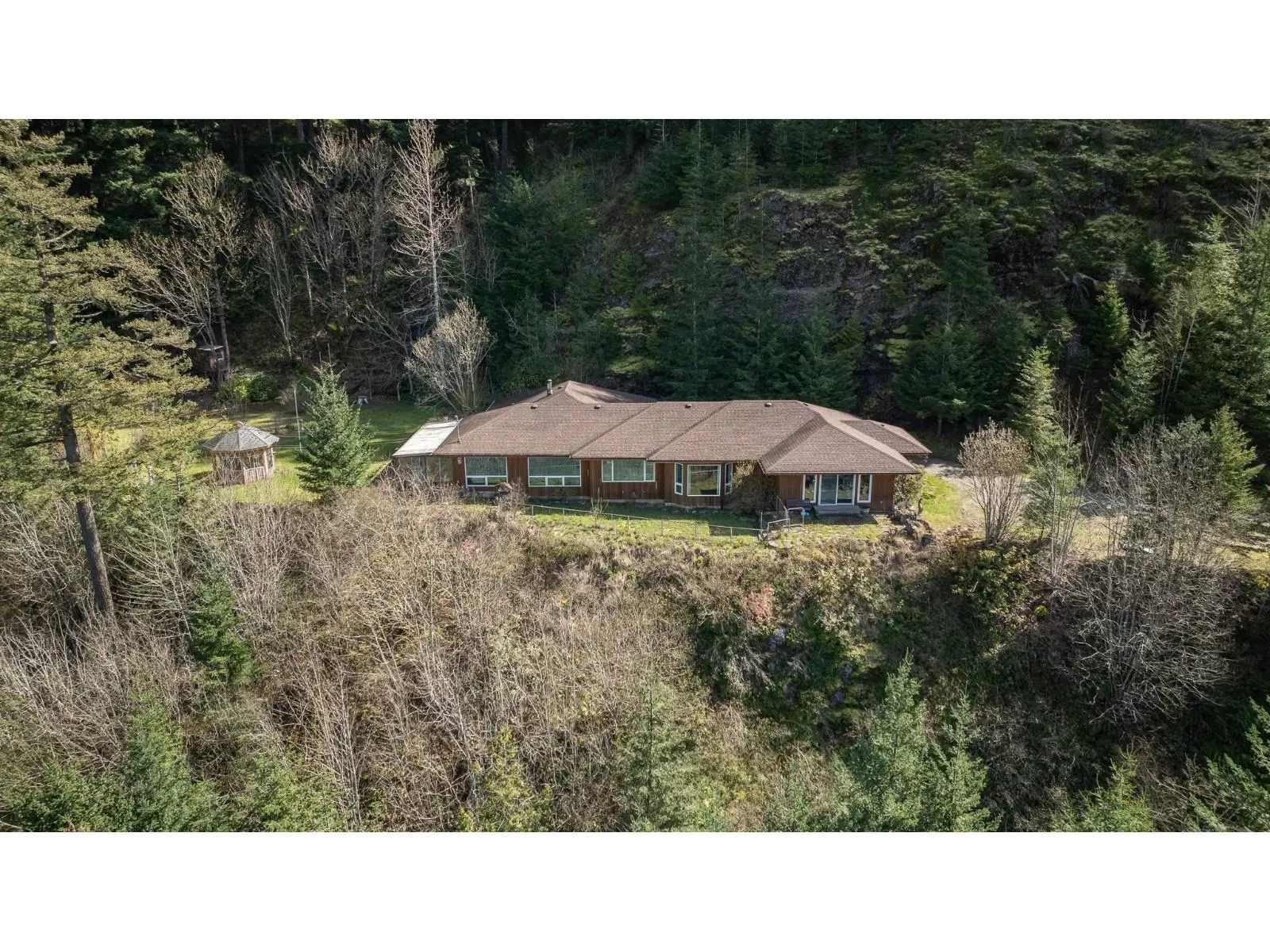 House for rent: 21703 Thacker Mtn Road|hope, Hope, British Columbia V0X 1L1