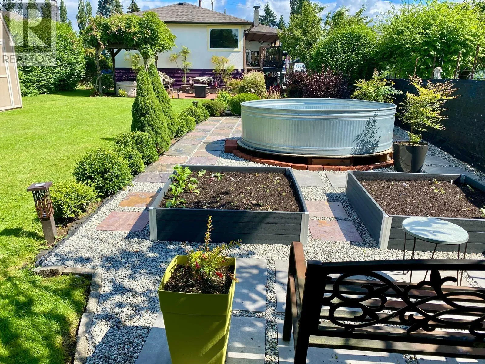 House for rent: 21776 Mountainview Crescent, Maple Ridge, British Columbia V2X 3V1