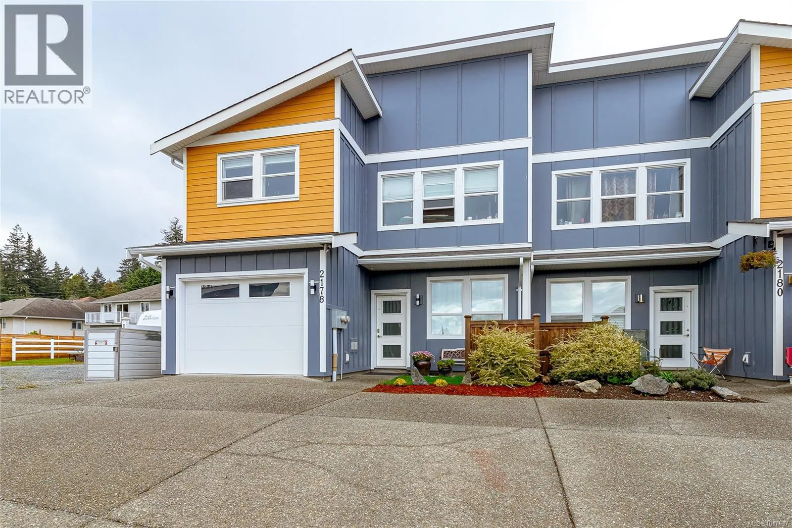 Duplex for rent: 2178 Winfield Dr, Sooke, British Columbia V9Z 0N1