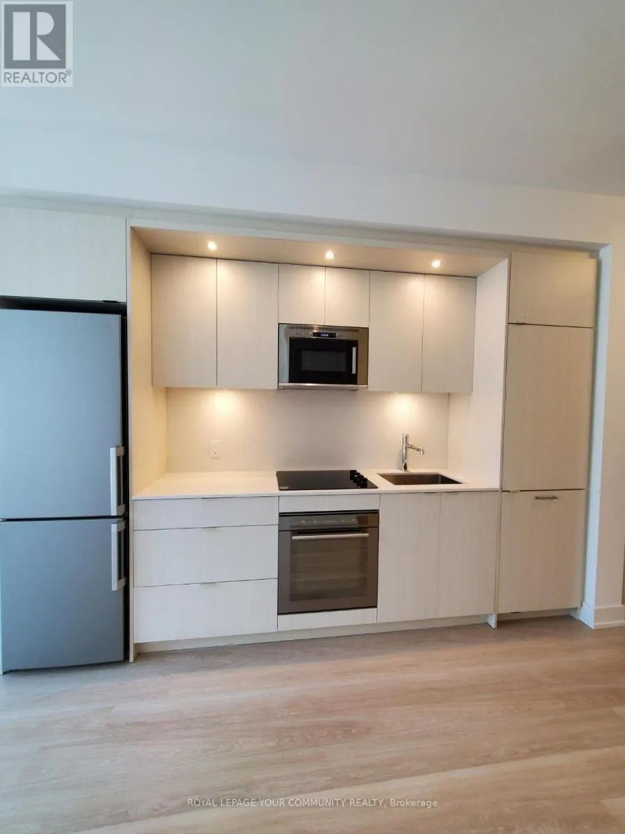 Apartment for rent: 218 - 30 Inn On The Park Drive, Toronto, Ontario M3C 0P7