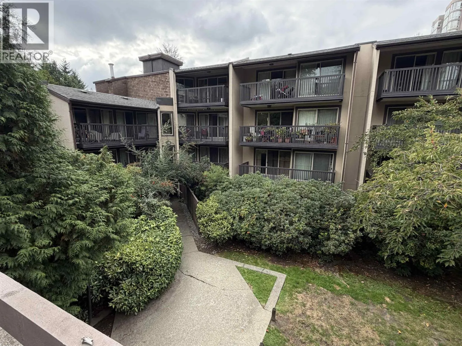 Apartment for rent: 218 9857 Manchester Drive, Burnaby, British Columbia V3N 4P5