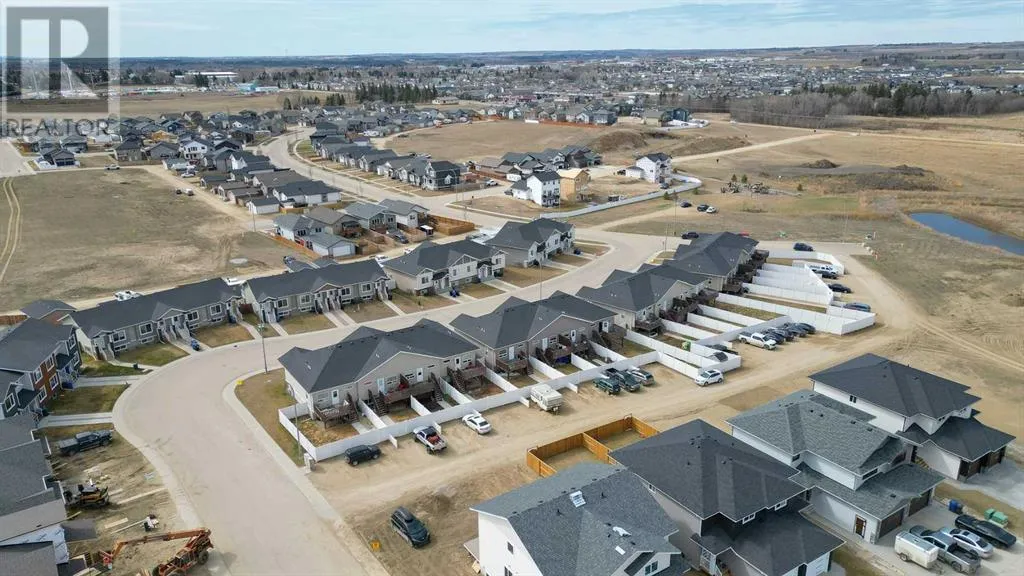 Multi-Family for rent: 2-18 Athens Road, Blackfalds, Alberta T4M 0N4