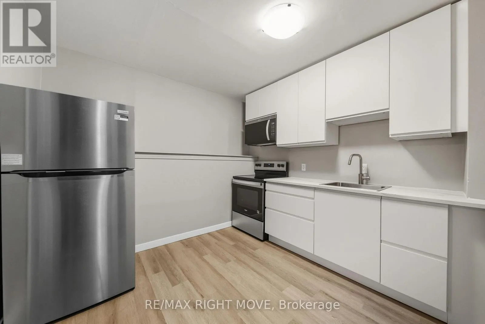 Duplex for rent: 218 Hilda Street, Orillia, Ontario L3V 1J1