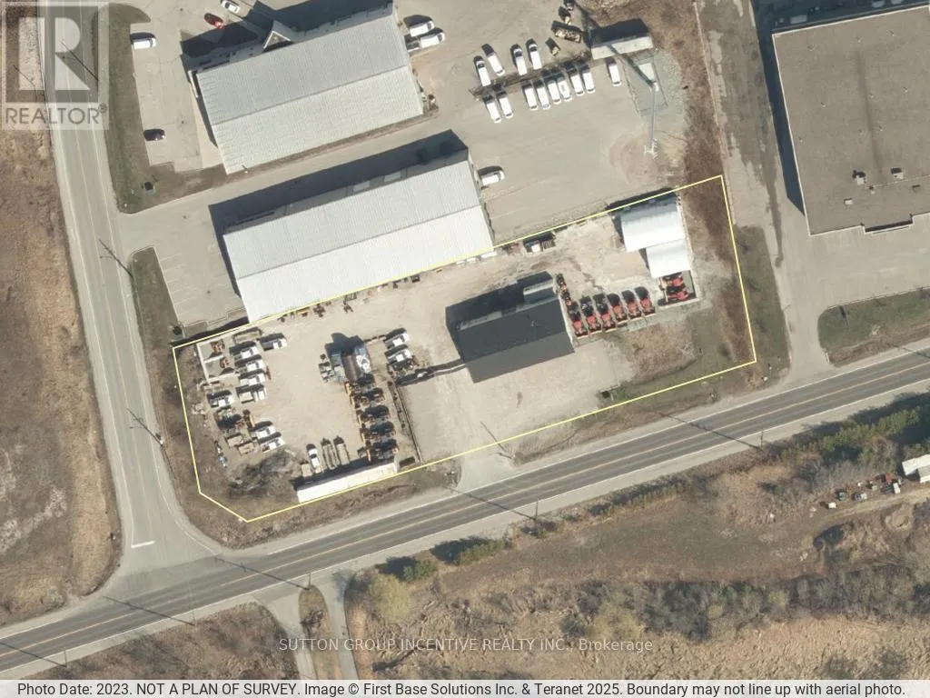 218 Lockhart Road, Barrie, Ontario L4N 9G8