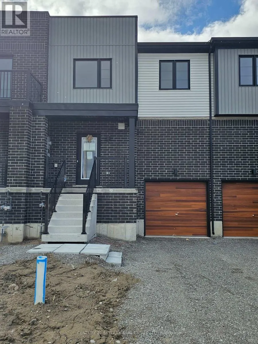 Row / Townhouse for rent: 218 Prince William Way, Barrie, Ontario L9J 0V1