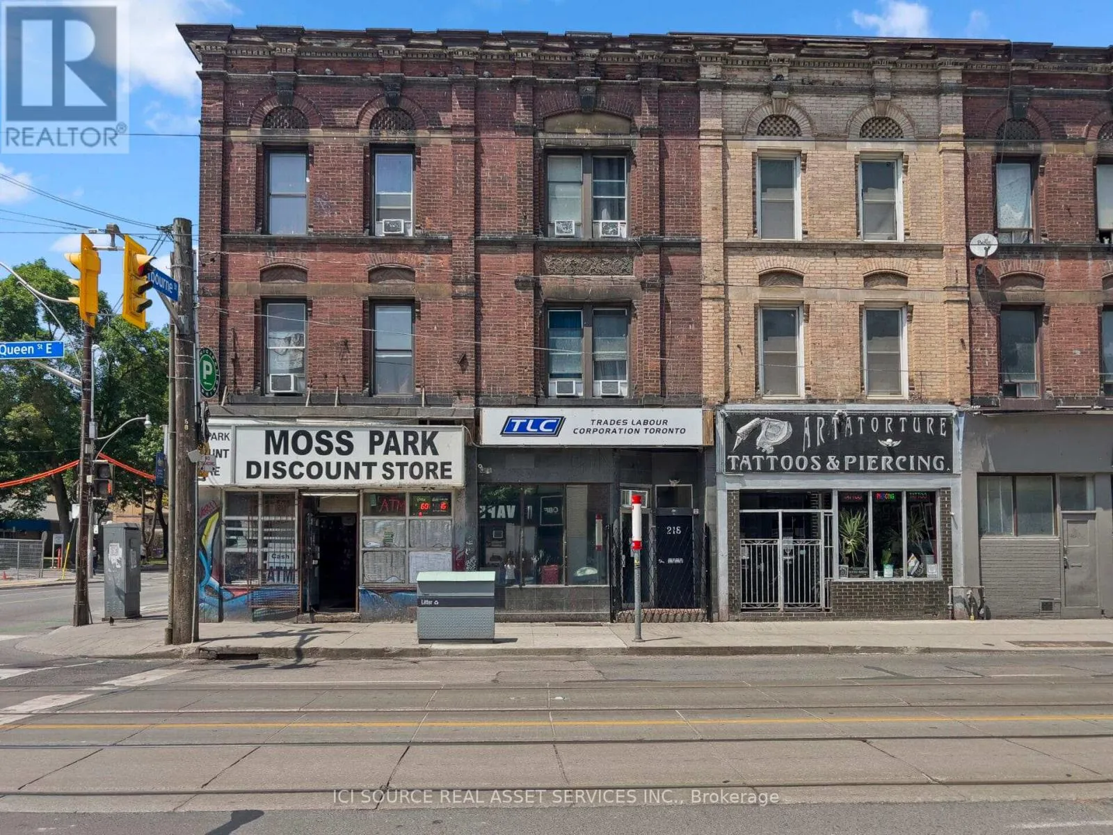 Retail for rent: 218 Queen Street E, Toronto, Ontario M5A 1S3