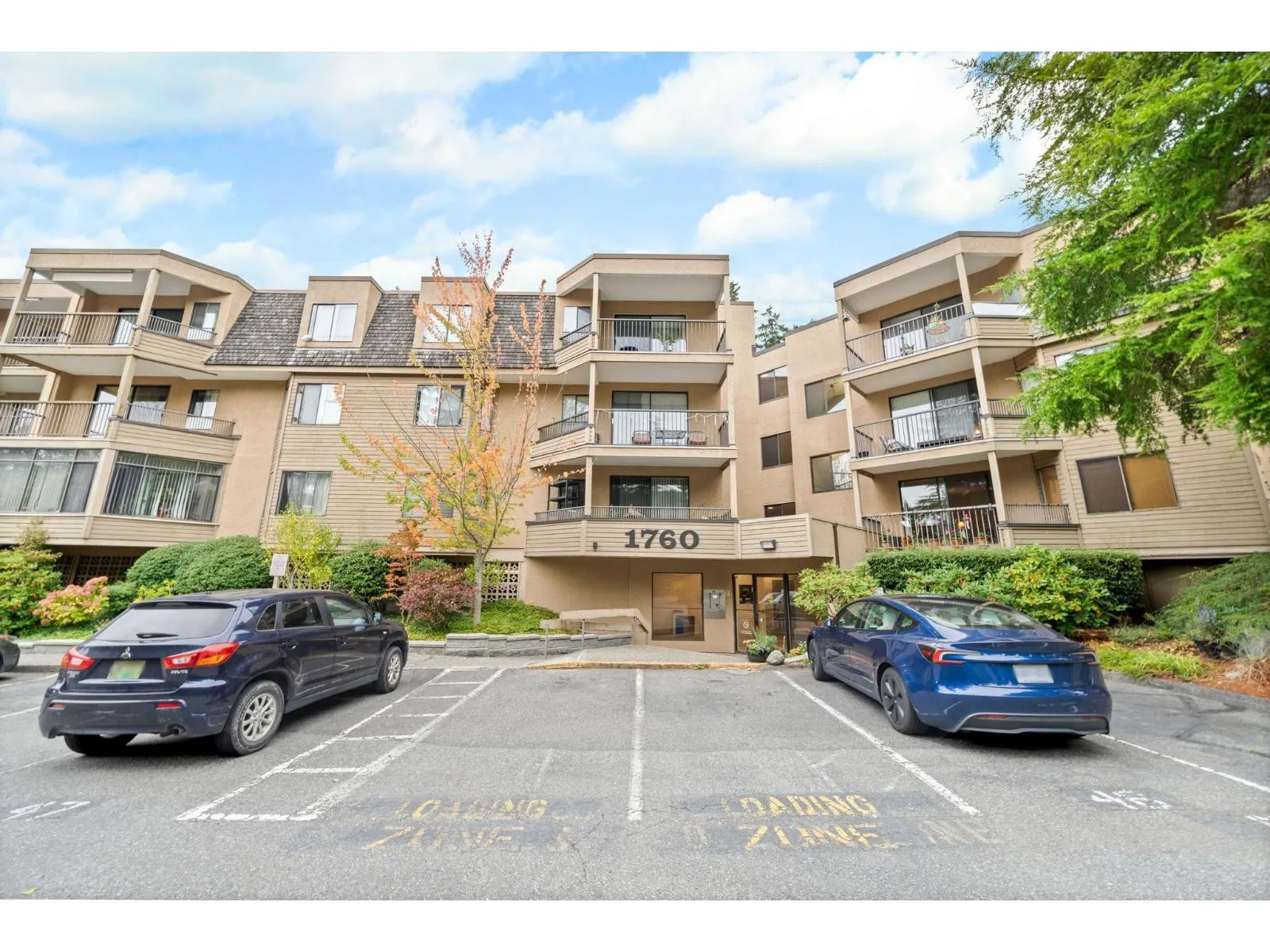 Apartment for rent: 219 1760 Southmere Crescent, Surrey, British Columbia V4A 6E5