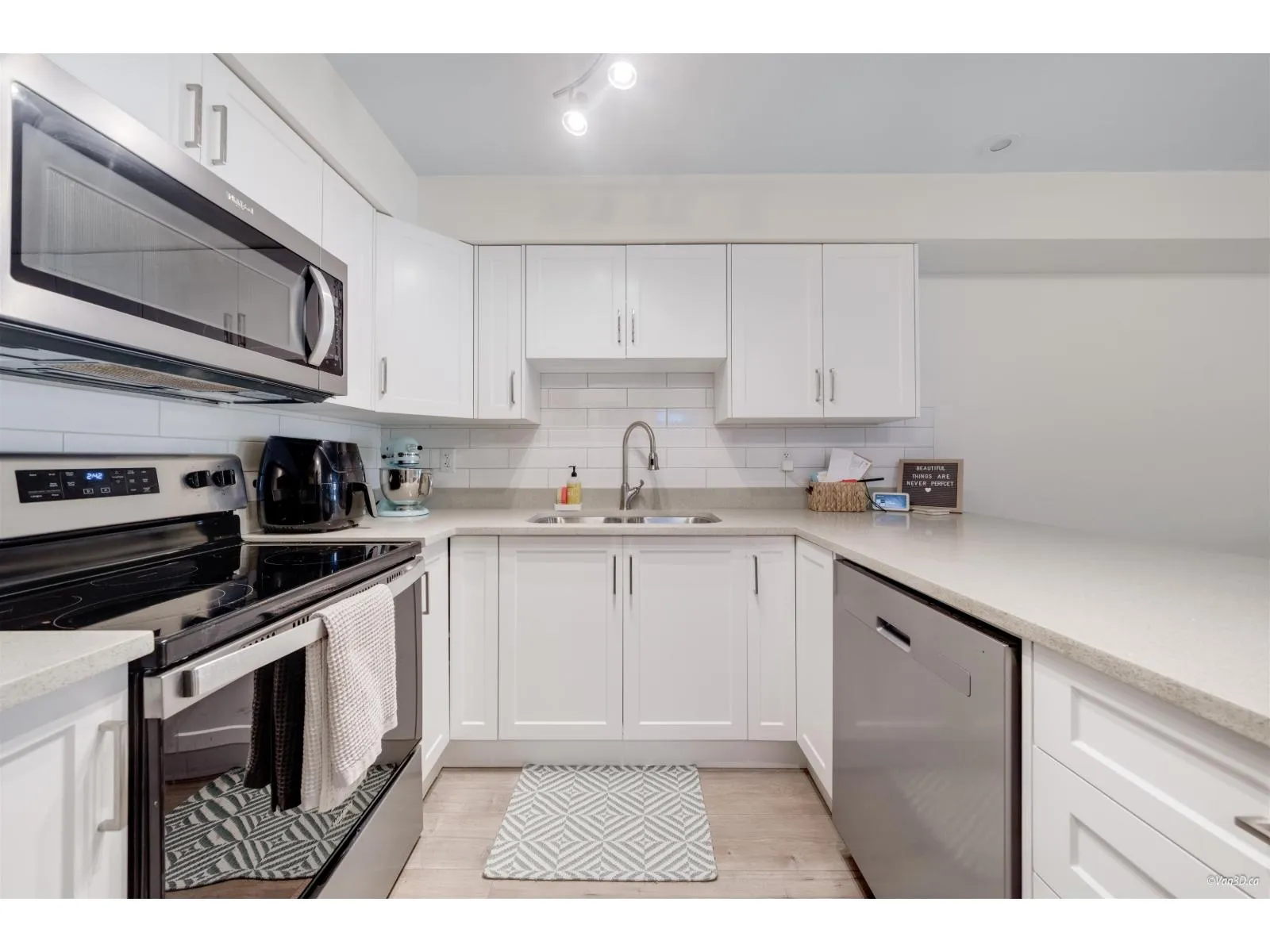 Apartment for rent: 219 30515 Cardinal Avenue, Abbotsford, British Columbia V2T 0A8