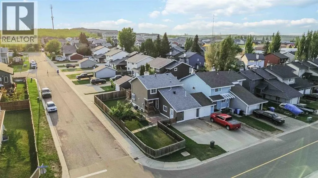 Row / Townhouse for rent: 219 Athabasca Avenue, Fort McMurray, Alberta T9J 1G5