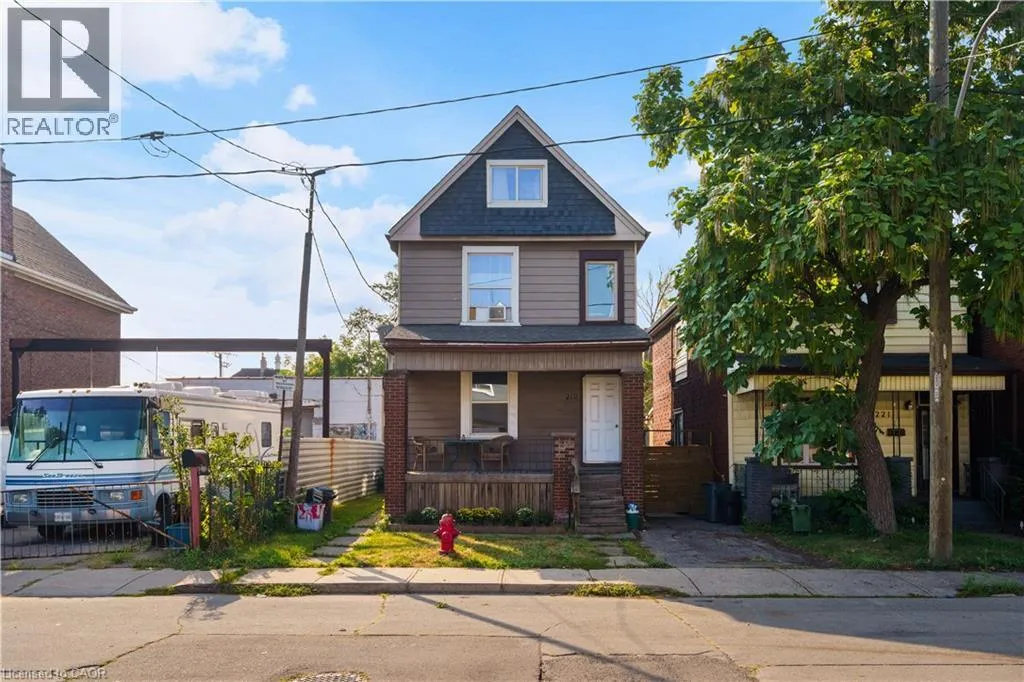 Duplex for rent: 219 Avondale Street, Hamilton, Ontario L8L 7C4