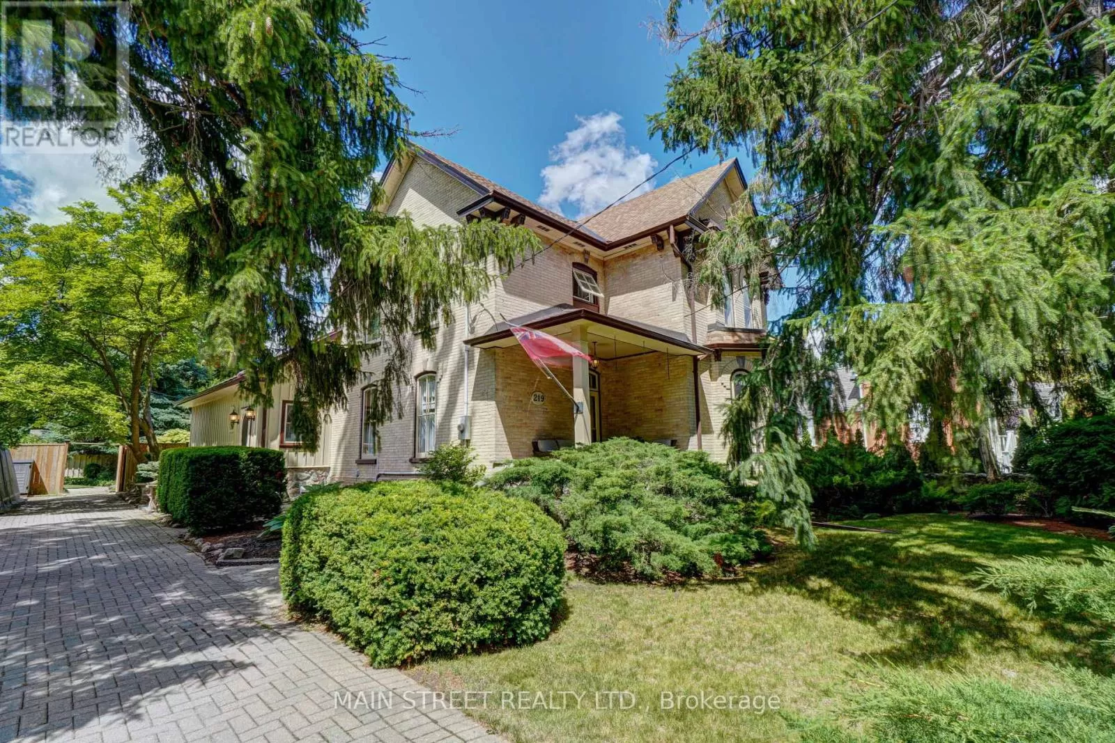 House for rent: 219 Second Street, Whitchurch-Stouffville, Ontario L4A 1B9