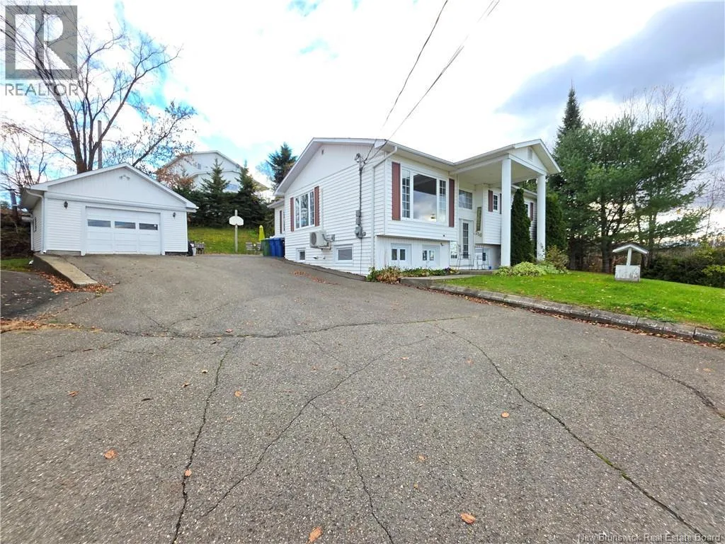 219 Victoria Street, Grand Falls, New Brunswick E3Z 3C3