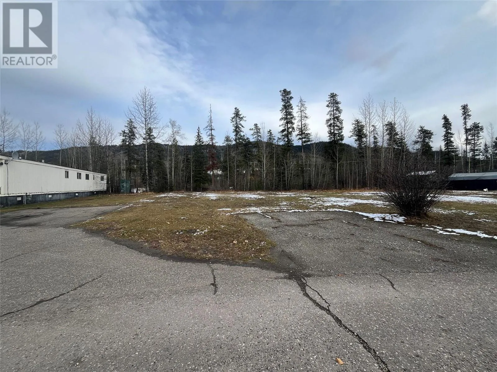 Other for rent: 219/220 Steeprock Close, Tumbler Ridge, British Columbia V0C 2W0