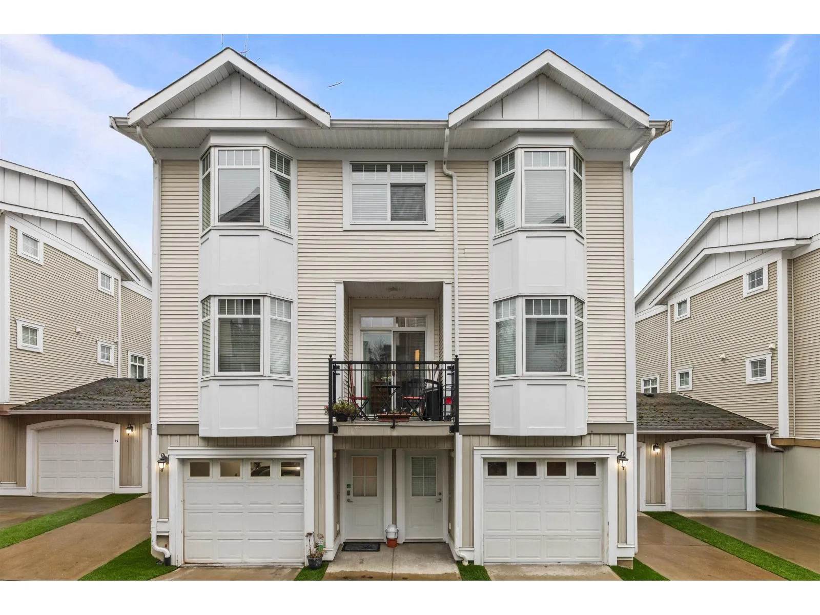 Row / Townhouse for rent: 22 19551 66 Avenue, Surrey, British Columbia V4N 0Z5