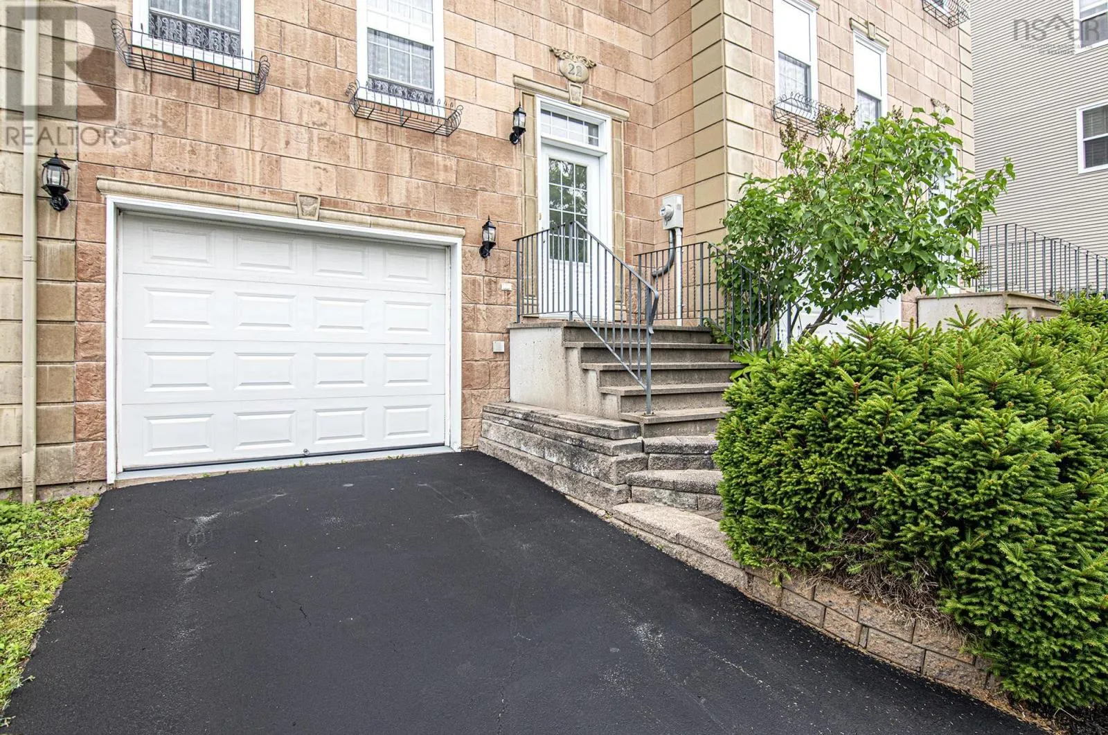 Row / Townhouse for rent: 22 Brigadier Court, Halifax, Nova Scotia B3M 4Y5