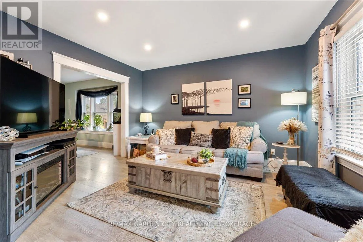 House for rent: 22 Chaplin Avenue, St. Catharines, Ontario L2R 2E6