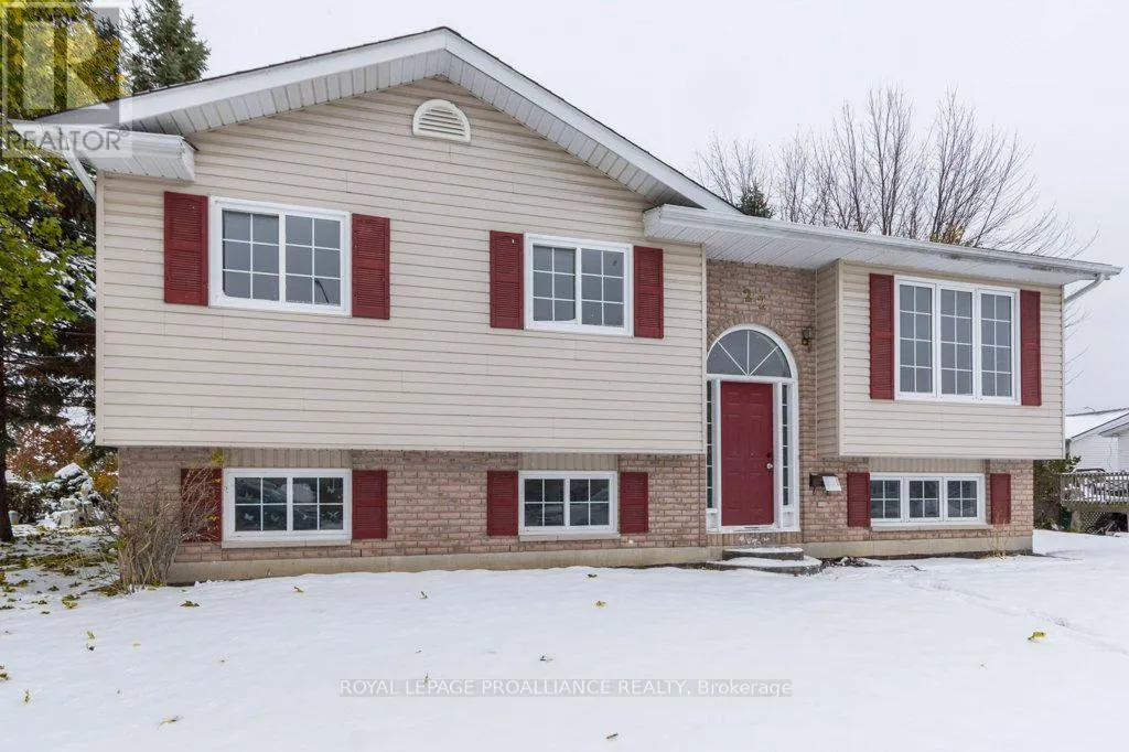 House for rent: 22 Faraday Gardens, Belleville, Ontario K8P 5J5