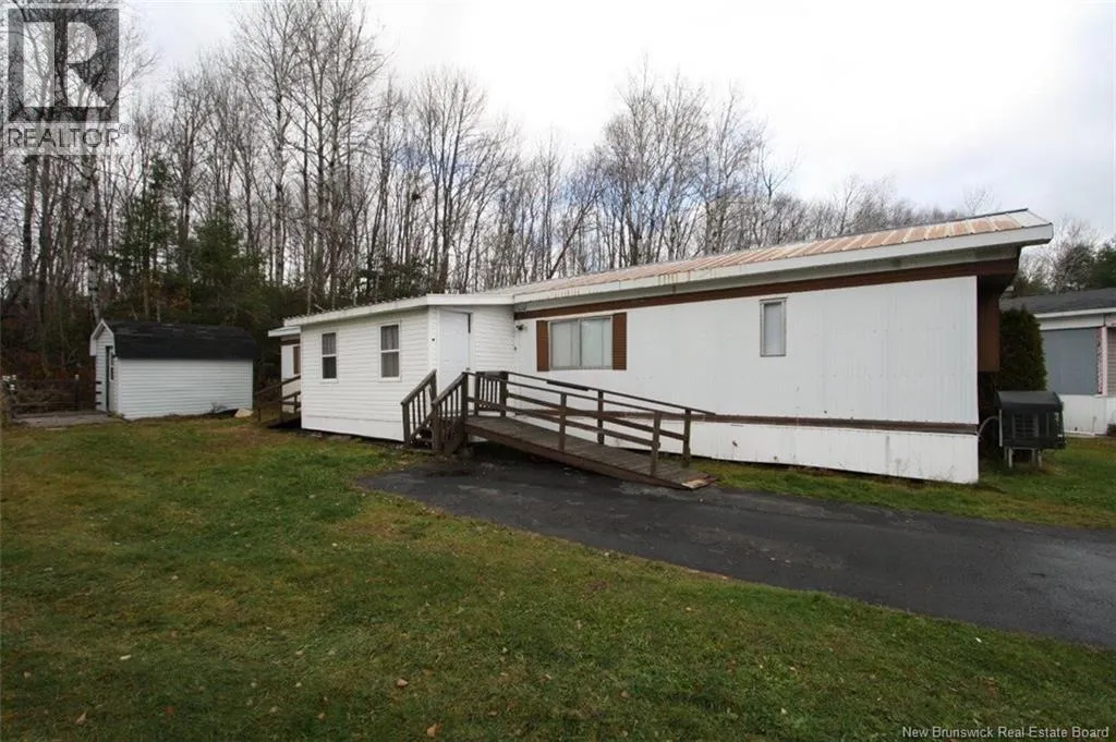 Manufactured Home for rent: 22 Greystone Court, Fredericton, New Brunswick E3B 6R5